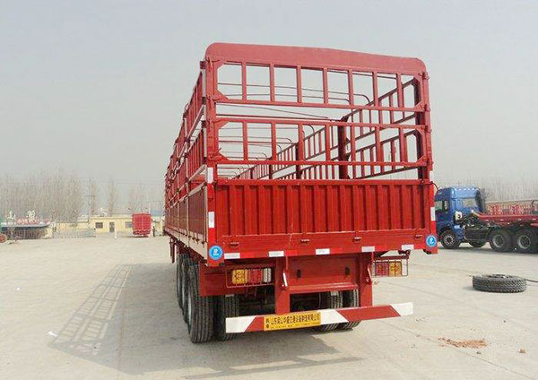 仓栅式运输半挂车