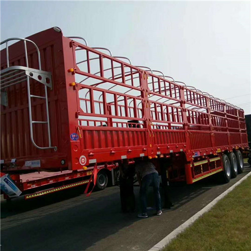 重型仓栅式半挂车