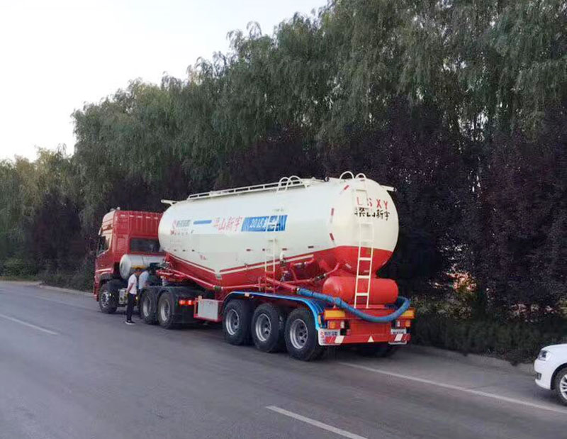 粉粒物料运输罐车挂车
