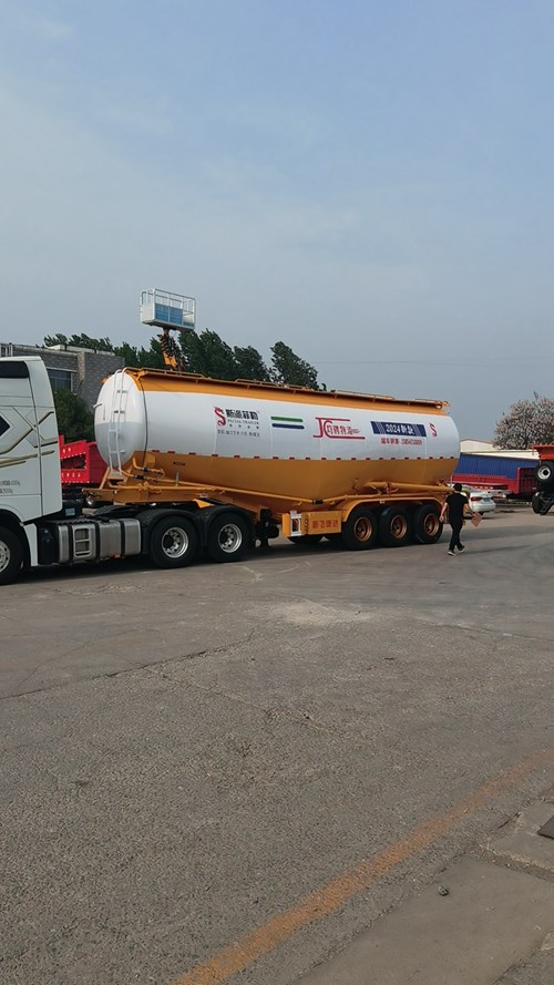 双缸粉罐车厂家